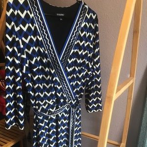 Roz & Ali Blue, Black, White Patterned Dress